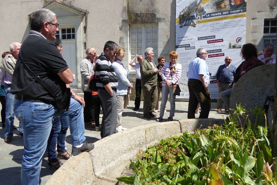 Accueil par le Prsident Claude Perrault